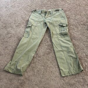 Olive low rise cargo pants size small or xs. Waist can be adjusted.